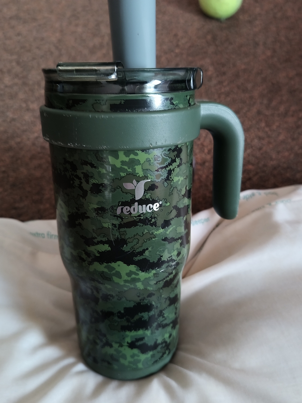 HUNTERS MUG Camo Travel Mug with Handle - Green Holds 8 Ounces